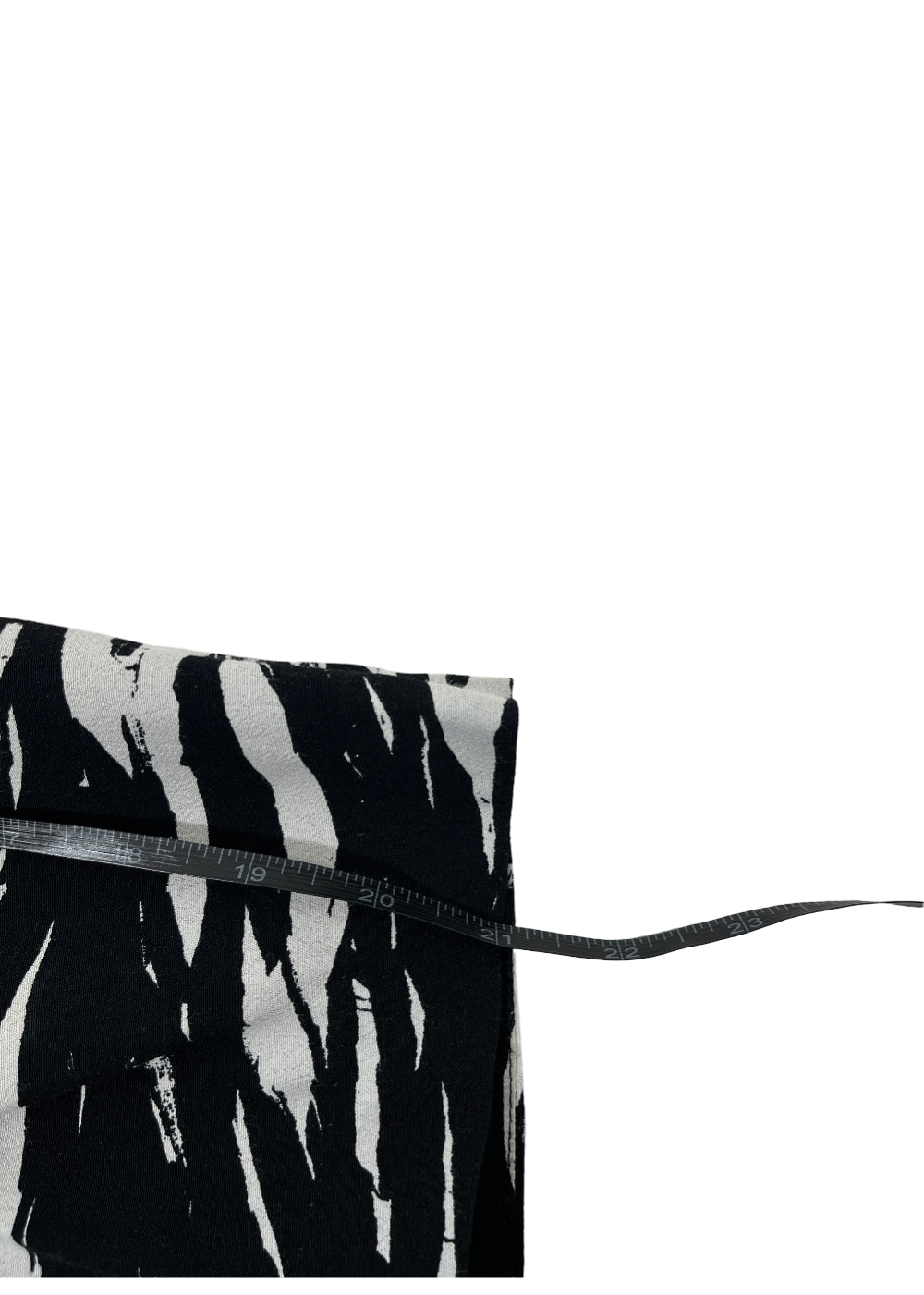 Hikas Black/White Printed Skirt / Size 2