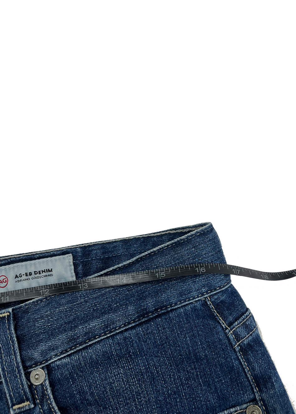 Becke Relaxed Cut-Off Denim Short / Size 28