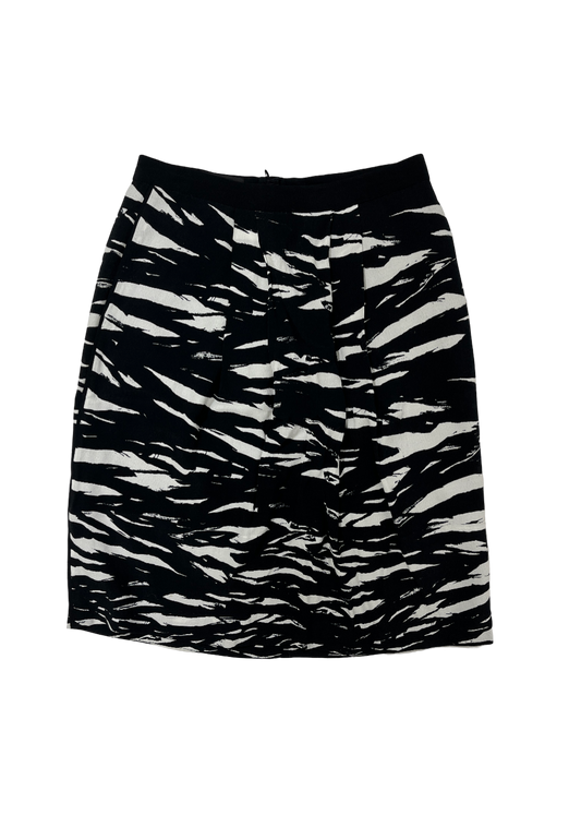 Hikas Black/White Printed Skirt / Size 2