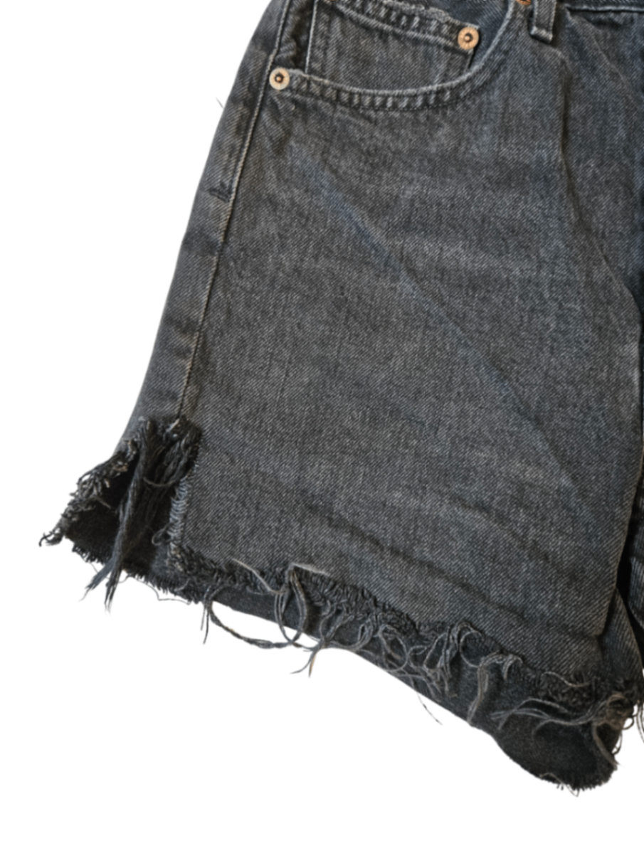 Dee Short Washed Black / Size 24