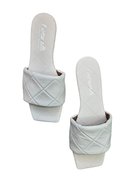 Quilted Flat Sandal White / Size 40