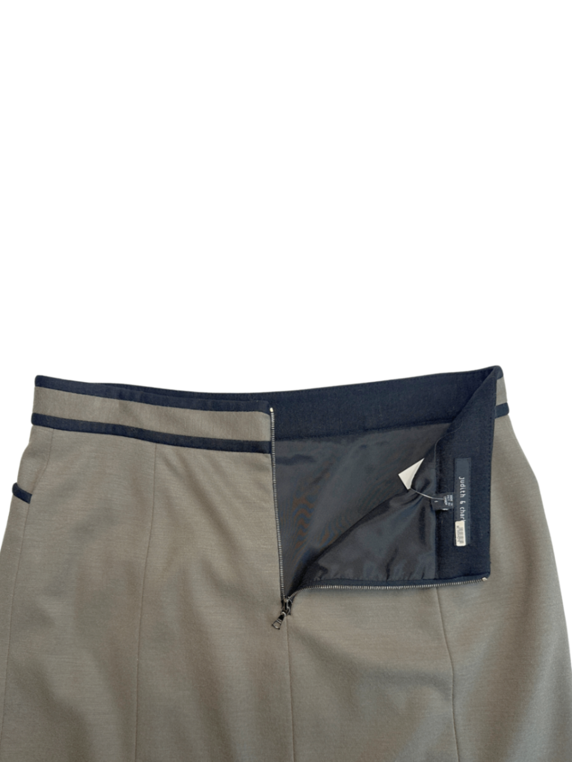 Double Pocketed Skirt Grey / Size 6