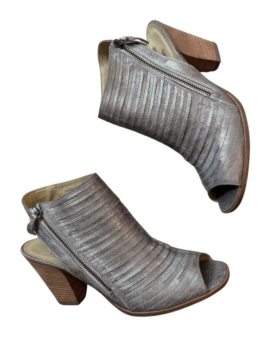 Cayanne Boot Sandal Beige Metallic / Size 8
