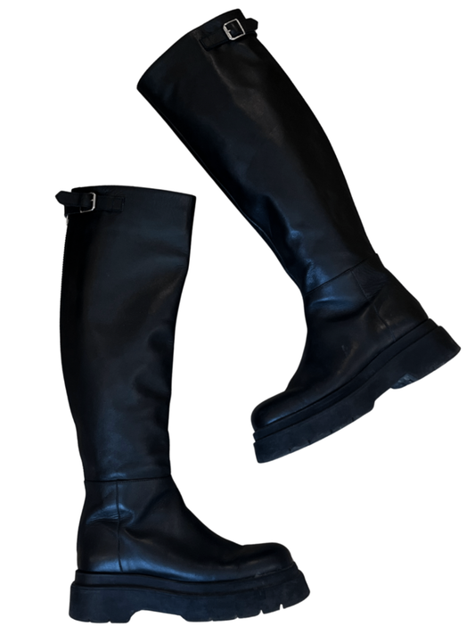 Chunky Tall Leather Boot Black / Size 39