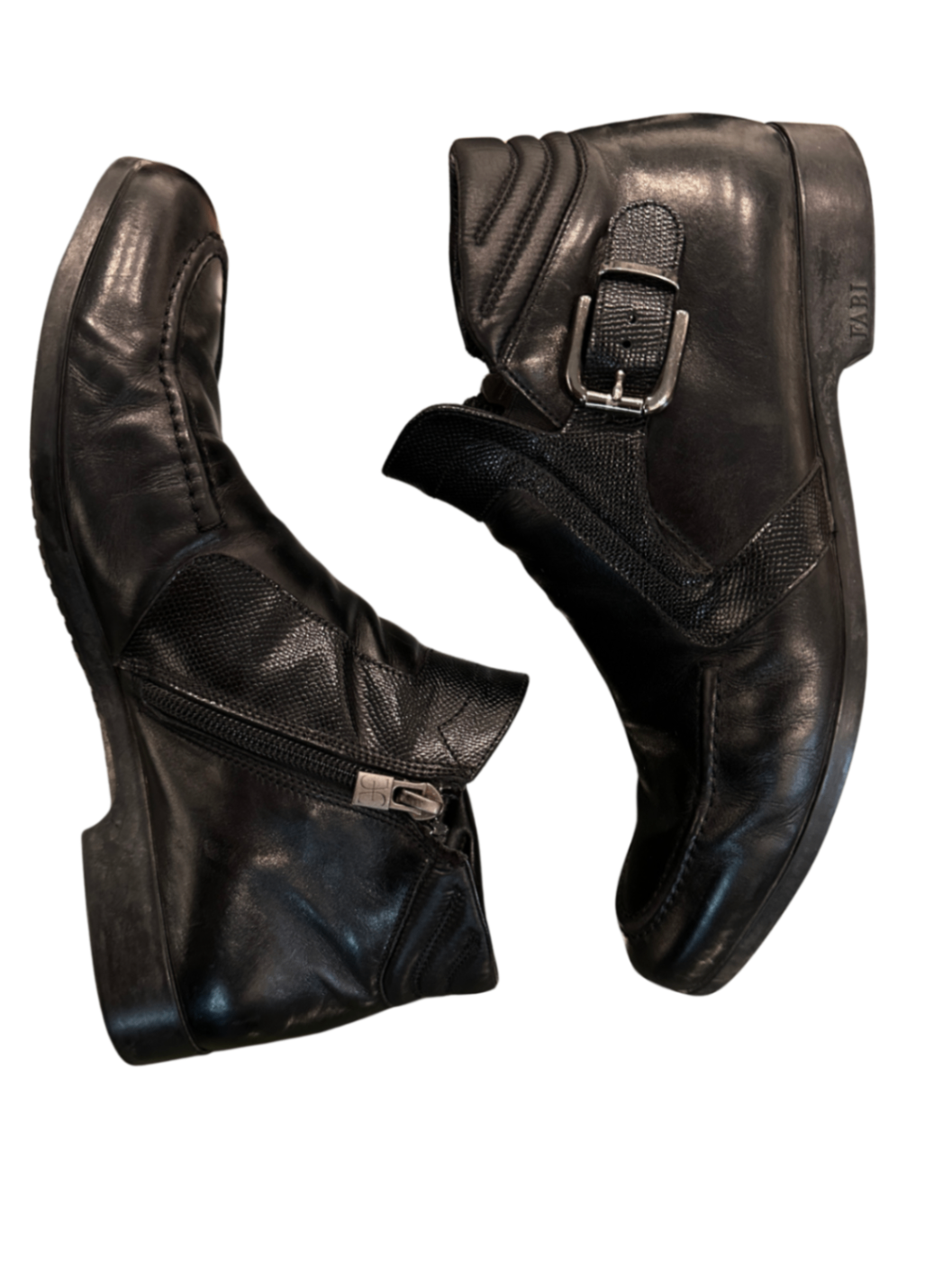Buckled Leather Ankle Boots Black / Size 40