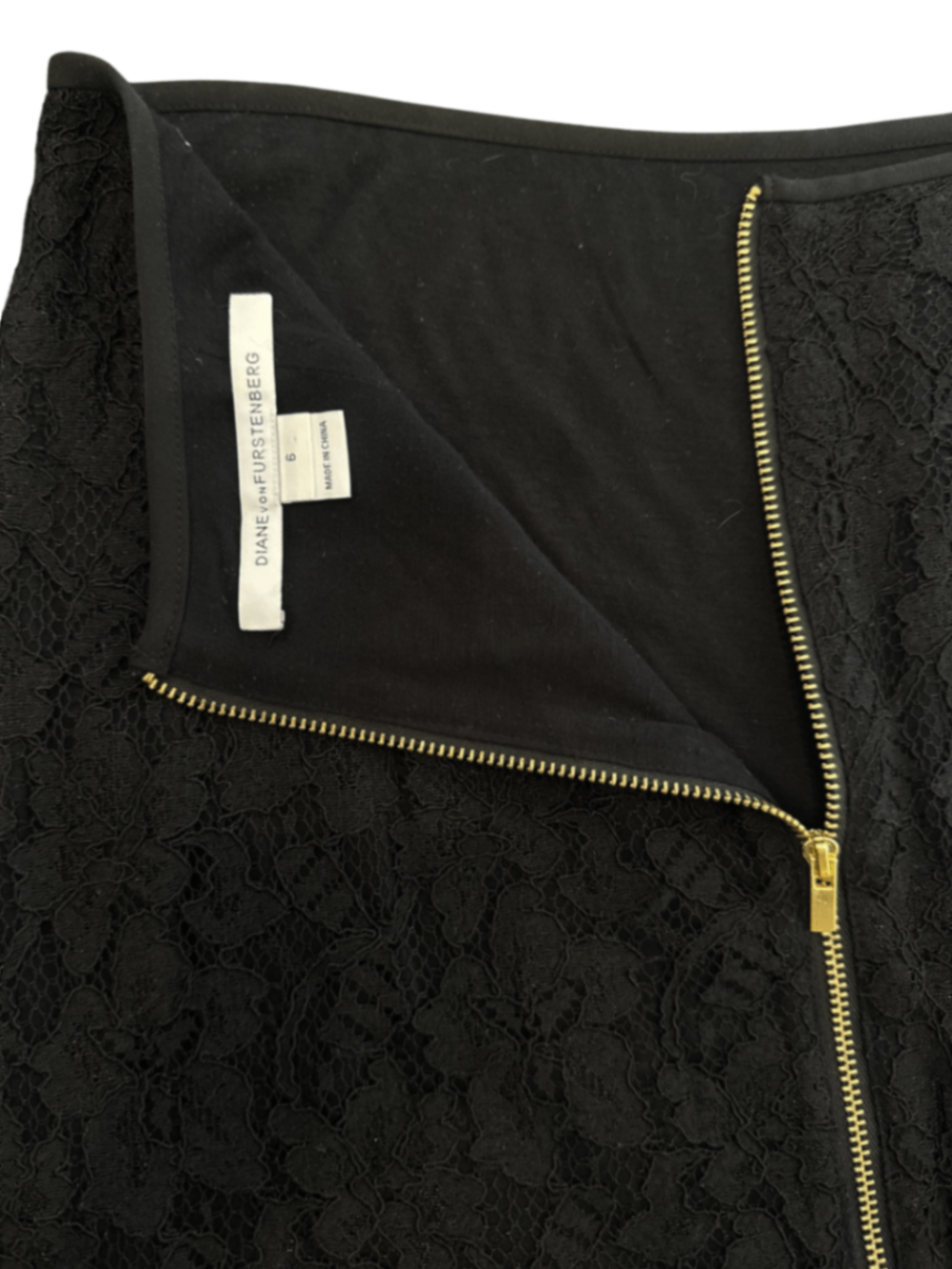 Scotia Lace Pencil Skirt Black / Size 6